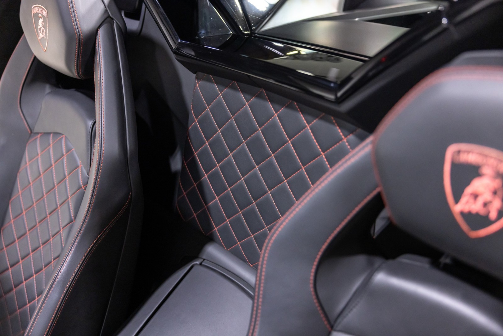 2015 Lamborghini Aventador Roadster LP 700-4 photo 20