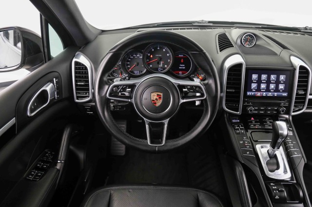 2018 Porsche Cayenne  18