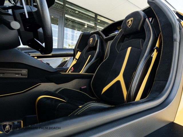 Lamborghini Aventador