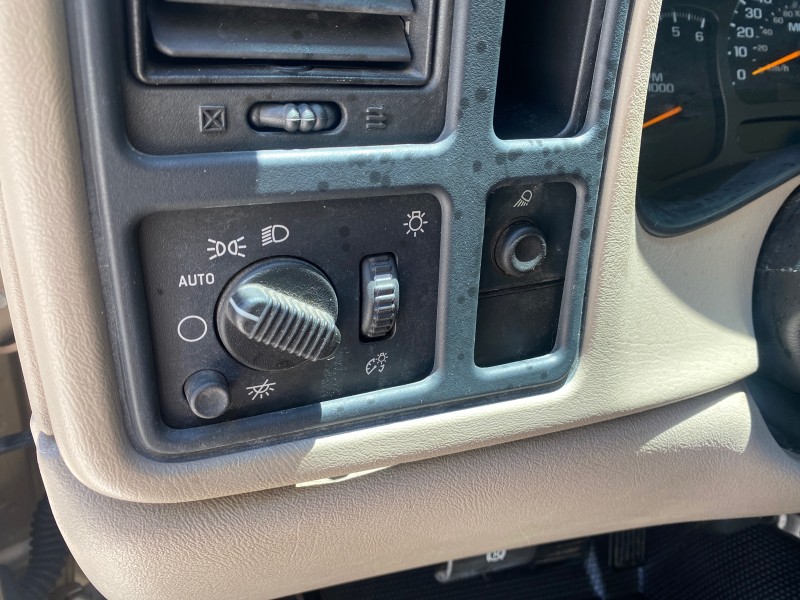 2005 GMC Sierra 1500 LOW MILES 83837 AC NO ACCIDENTS in ,