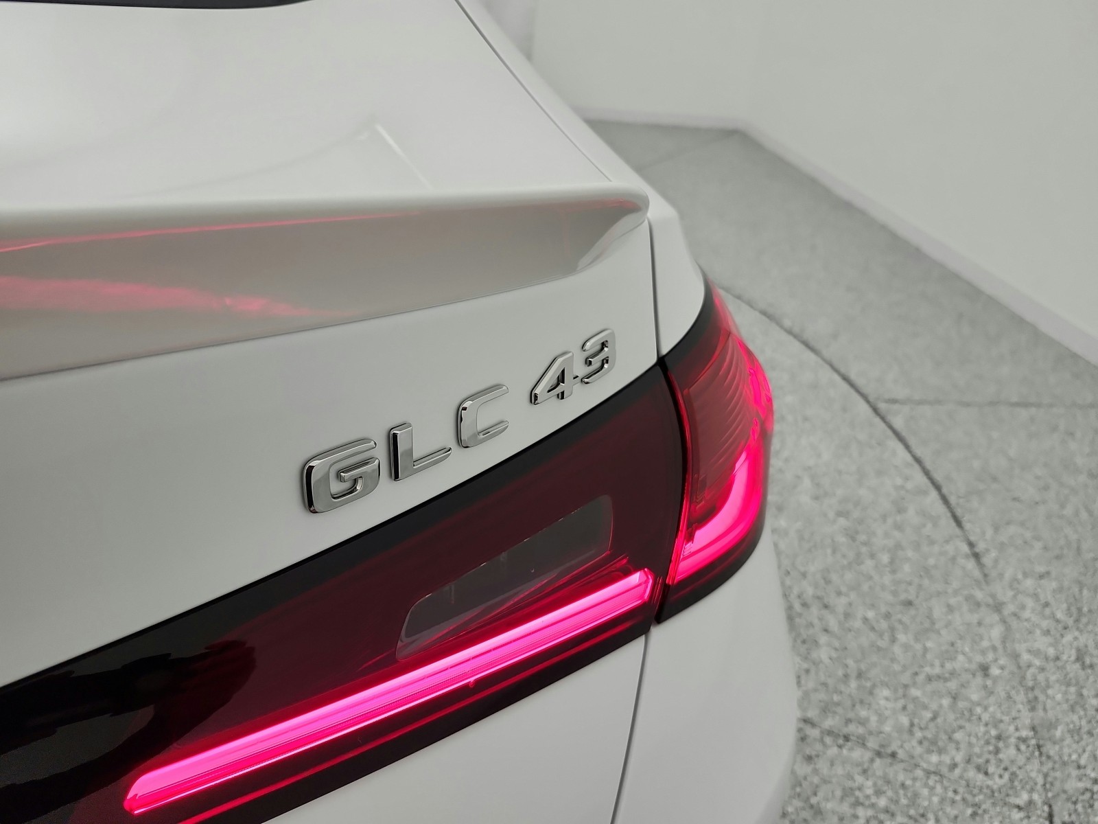 New 2026 MANUFAKTUR Moonlight White Metallic Mercedes-Benz AMG® GLC 43 4MATIC Coupe image 16