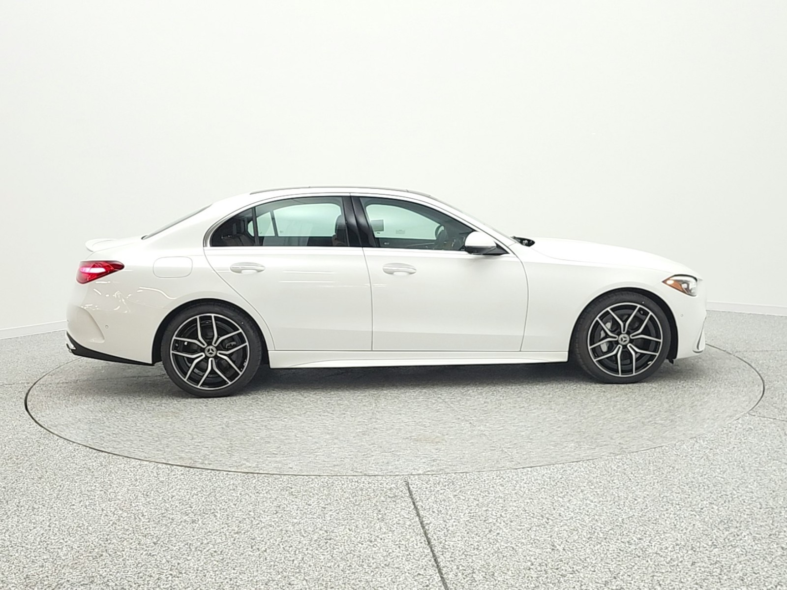 New 2026 MANUFAKTUR Moonlight White Metallic Mercedes-Benz C 300 image 4