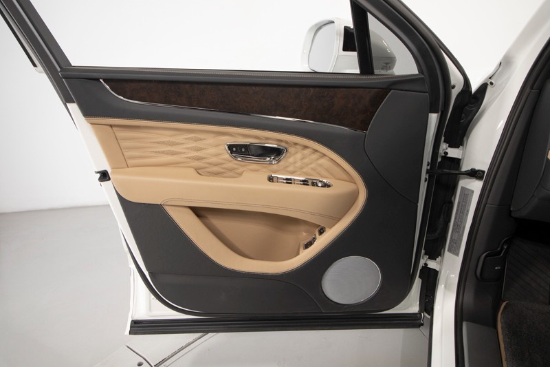 2024 Bentley Bentayga EWB Bentayga EWB Azure ($281,000 MSRP) *1-OWNER* in , 