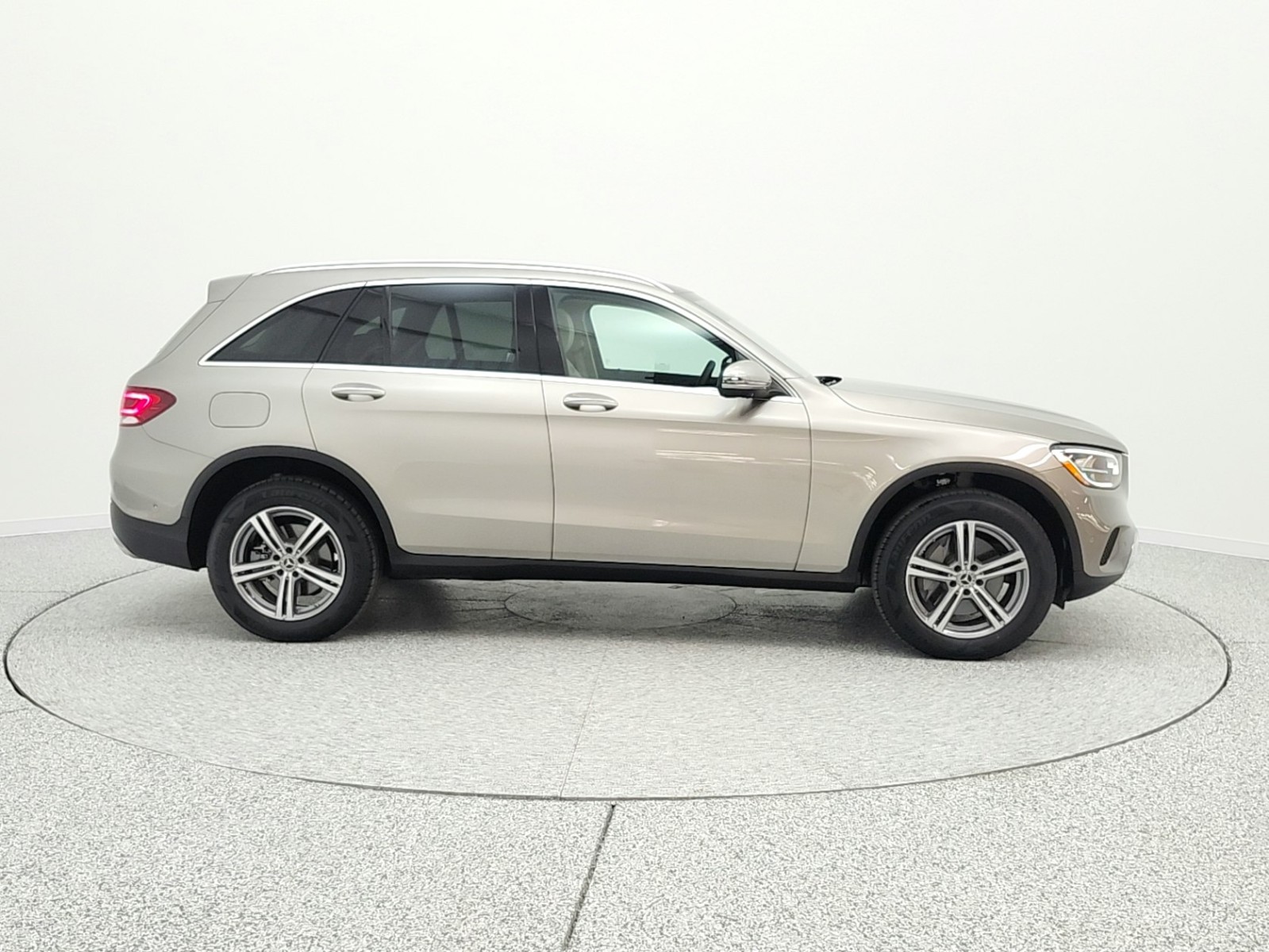 Used 2022 Mojave Silver Metallic Mercedes-Benz GLC 300 SUV image 4