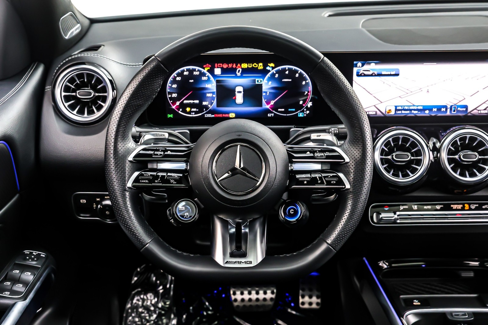 Used 2025 Polar White Mercedes-Benz AMG® GLB 35 4MATIC SUV image 19