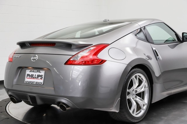 2010 Nissan 370Z Touring 11