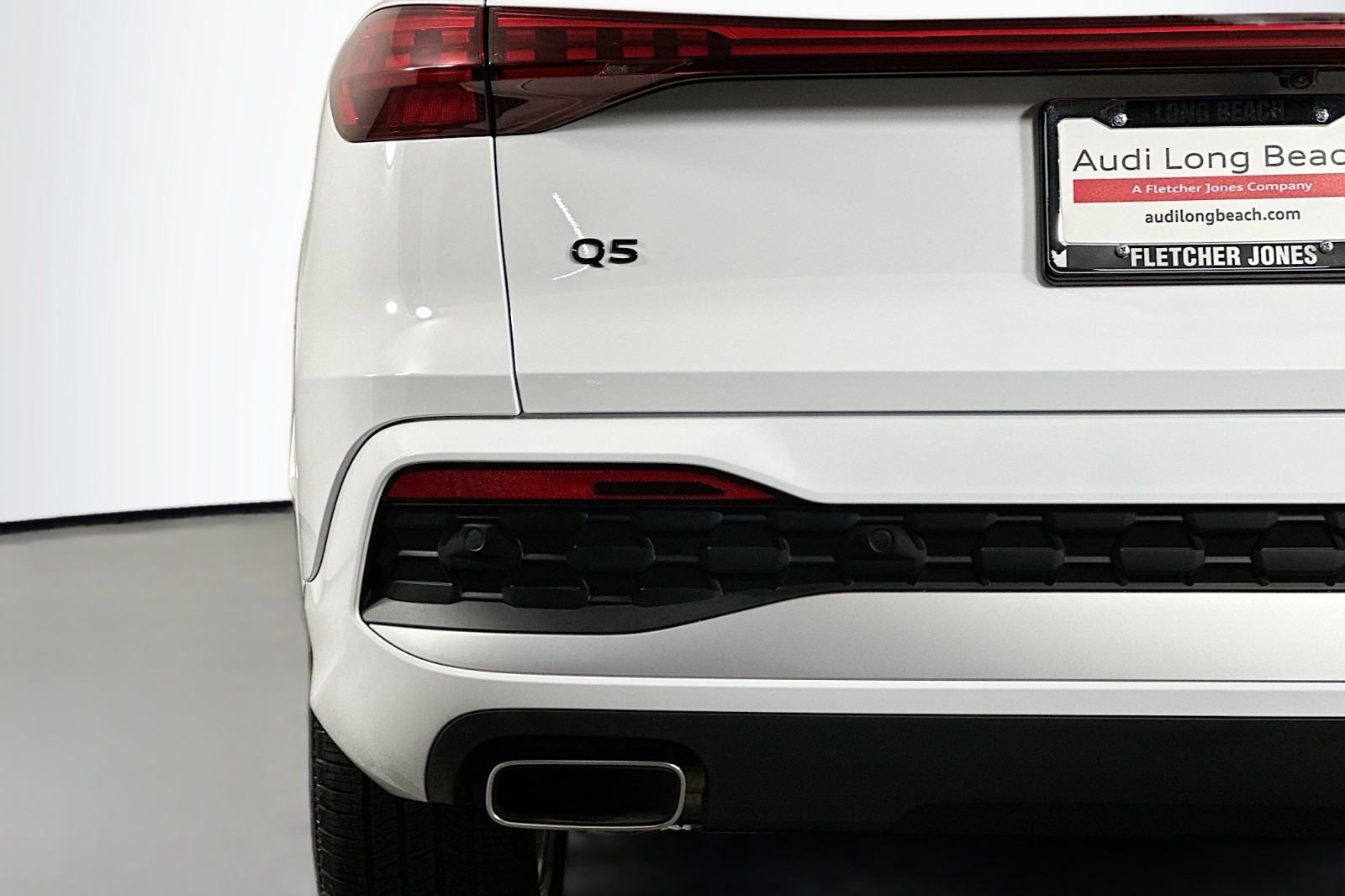 Used 2025 Arkona White Audi Premium Plus image 17