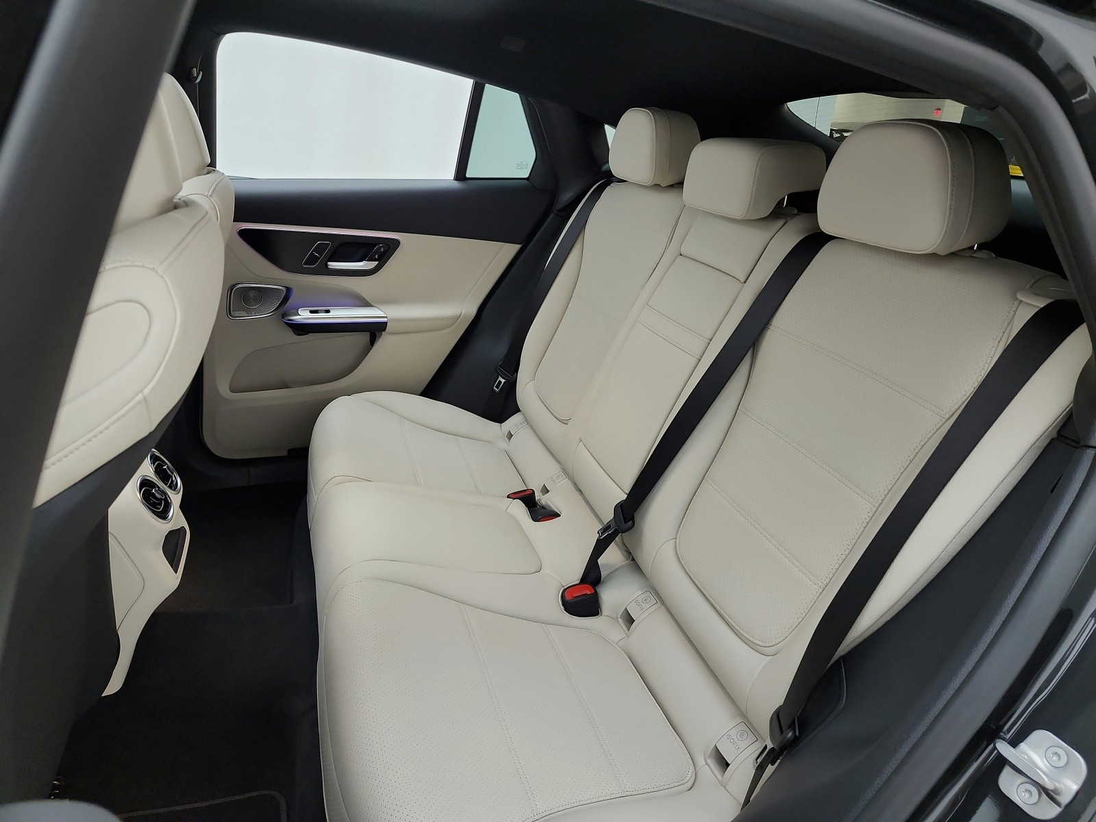 New 2027 Graphite Grey Metallic Mercedes-Benz GLC 300 4MATIC® Coupe image 11