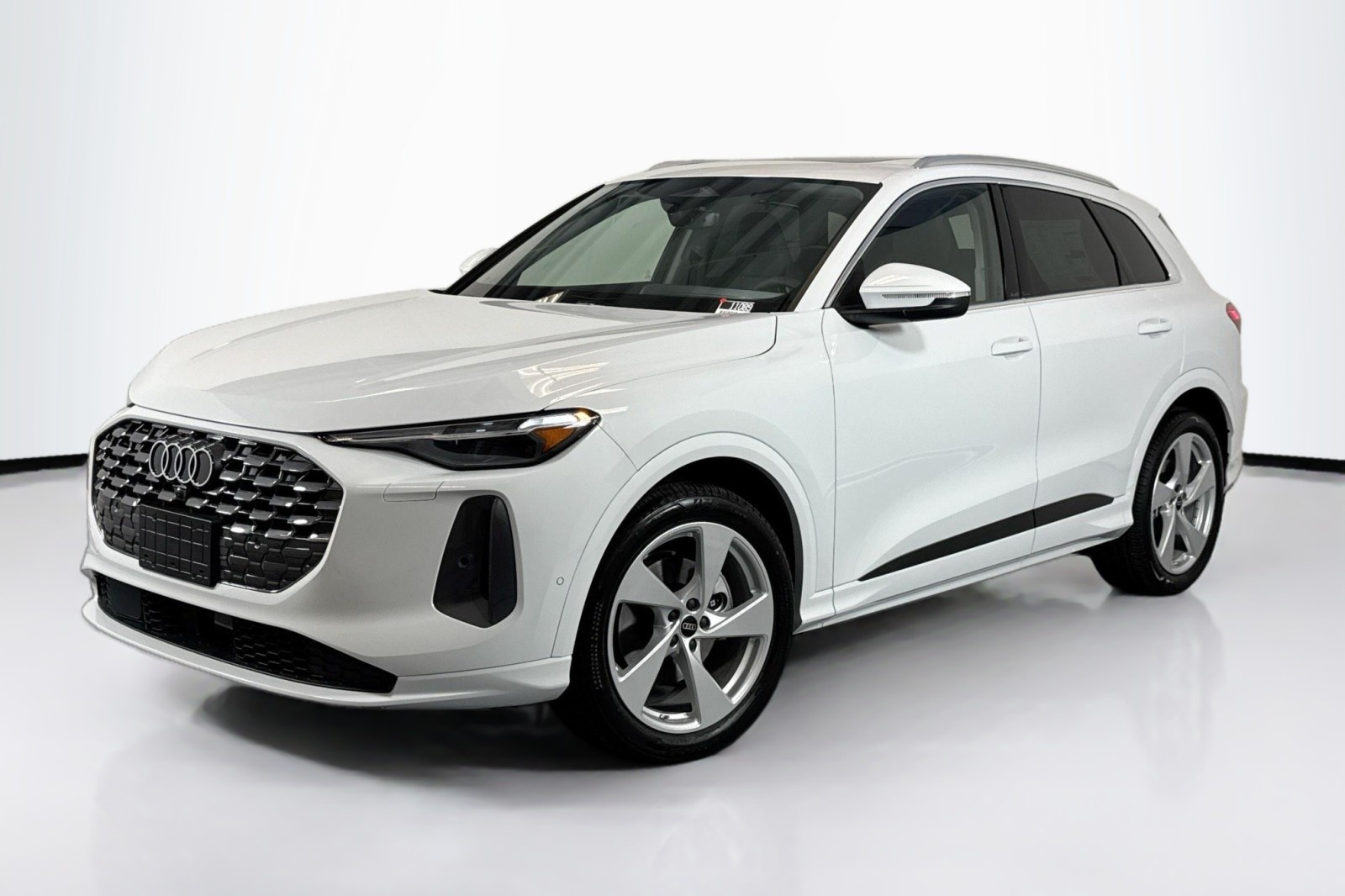 2025 Audi New Q5 Prestige's photo