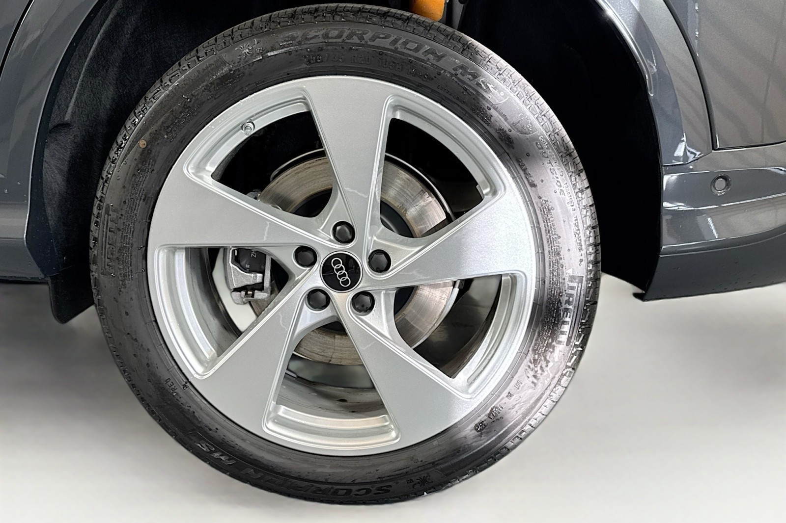 New 2025 Tambora Gray Metallic Audi Premium Plus 2.0 TFSI quattro image 28