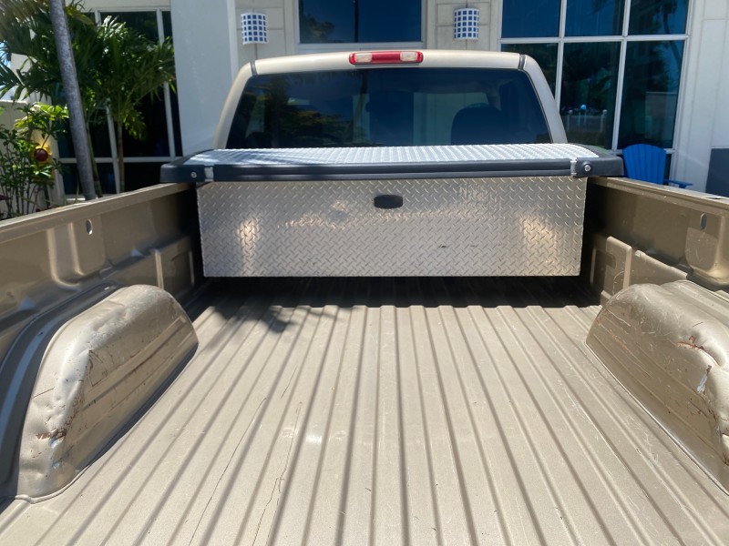 2005 GMC Sierra 1500 LOW MILES 83837 AC NO ACCIDENTS in ,