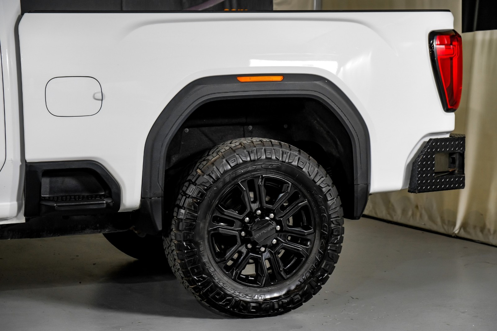 2020 GMC Sierra 2500HD AT4 13