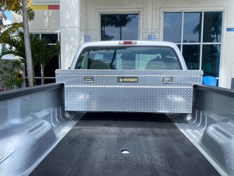 2001 Ford Super Duty F-350 DRW XL 1 OWNER LOW MILES 14,269 in , 