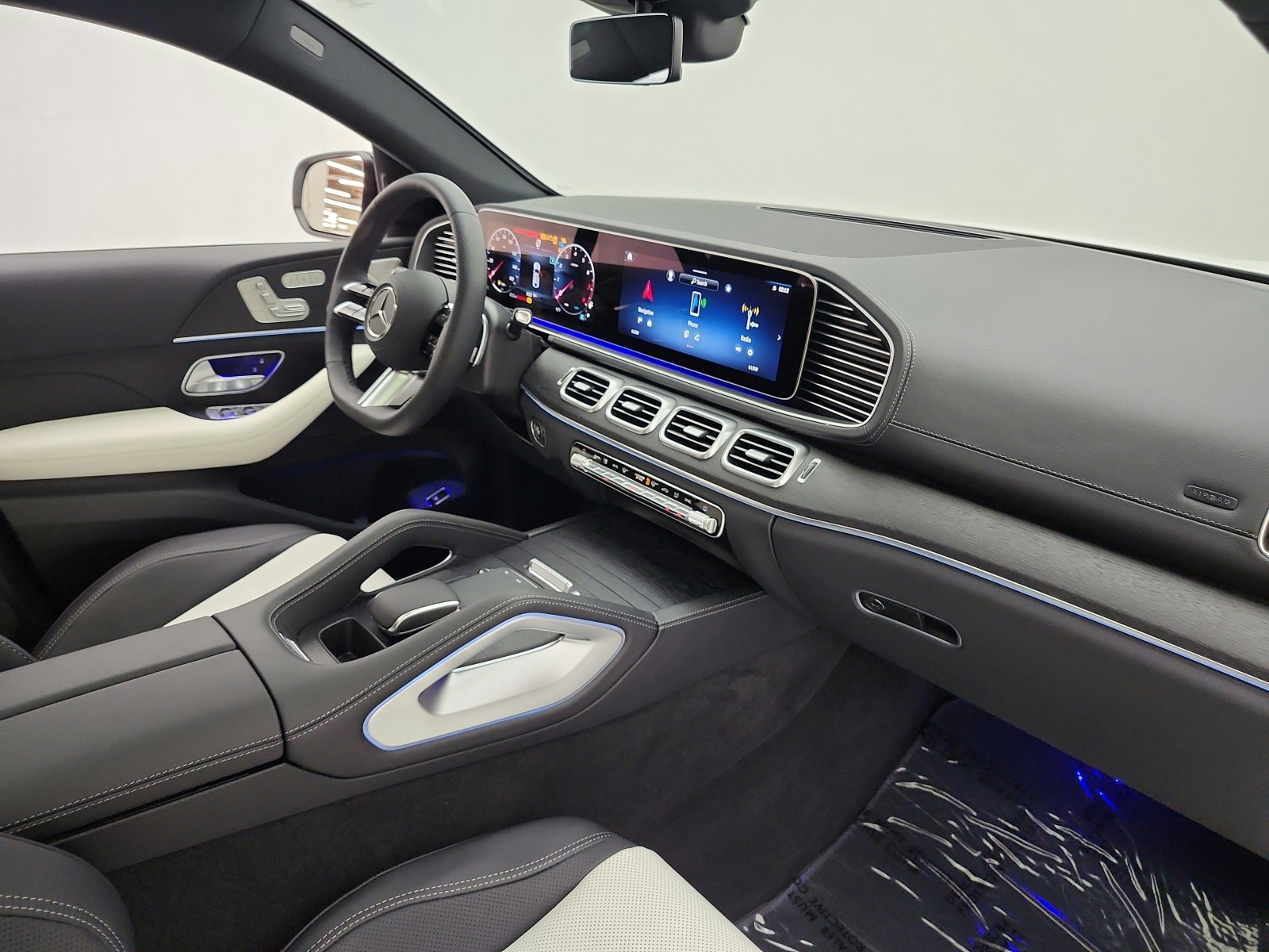 New 2026 Polar White Mercedes-Benz GLE 450 4MATIC® Coupe image 15