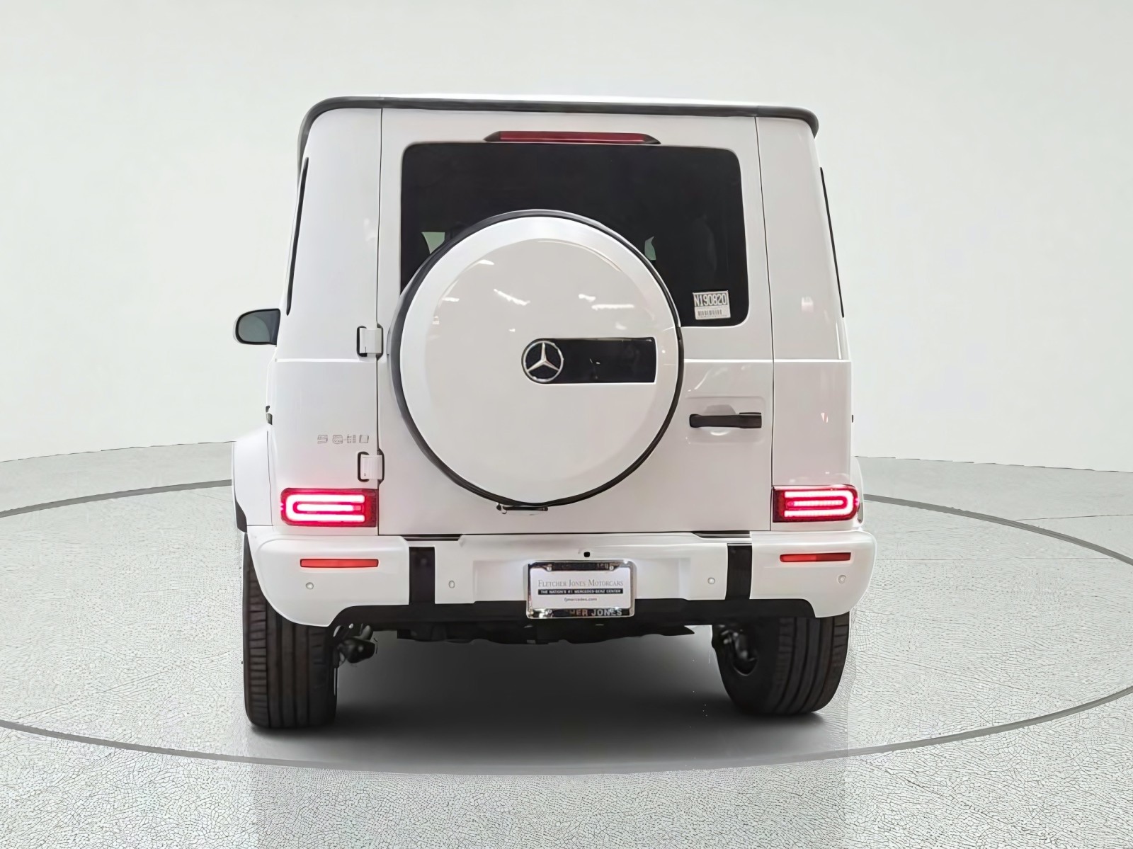 New 2027 MANUFAKTUR Moonlight White Metallic Mercedes-Benz G 580e SUV image 6