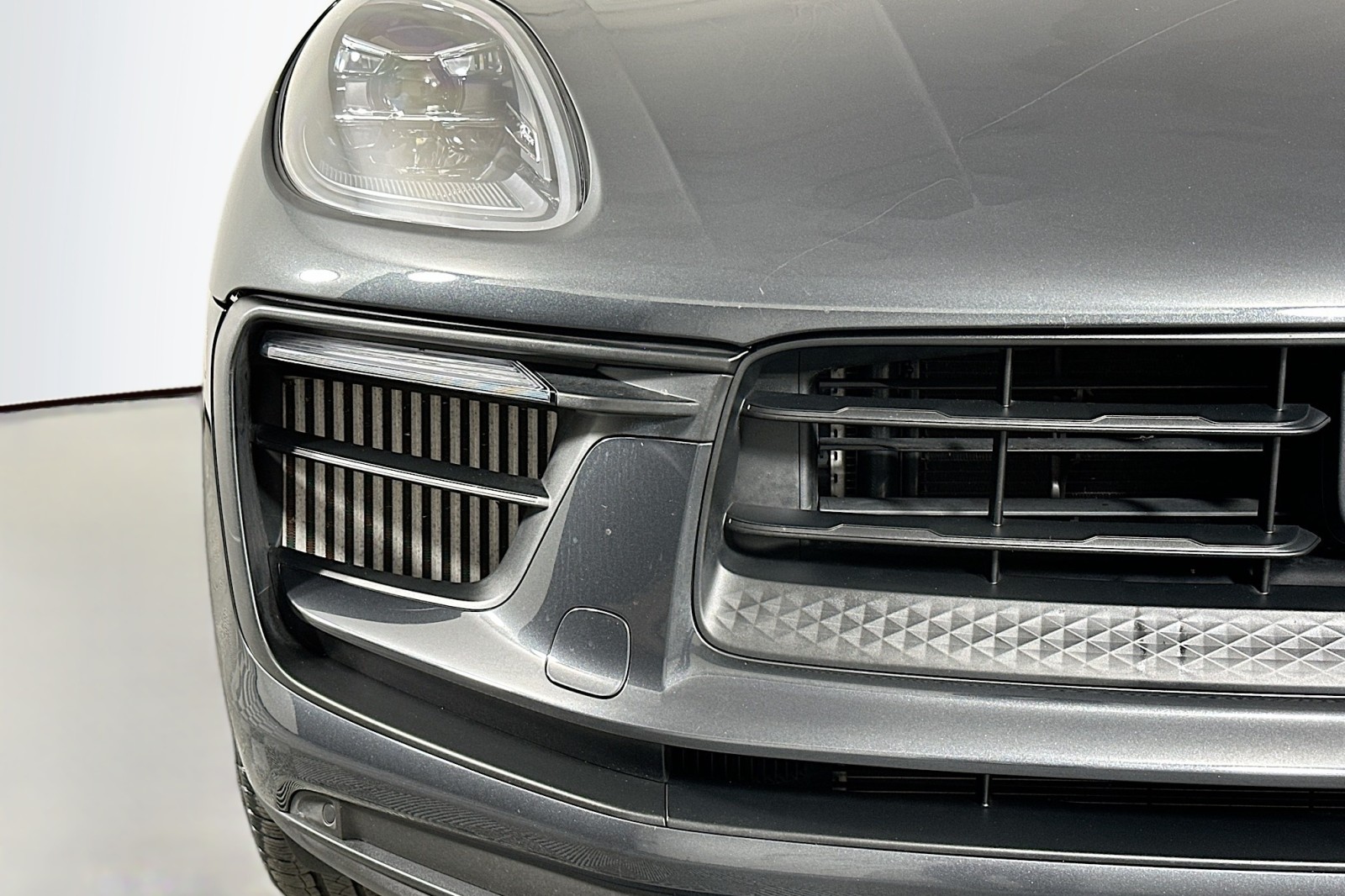 Used 2023 Volcano Grey Metallic Porsche S image 16