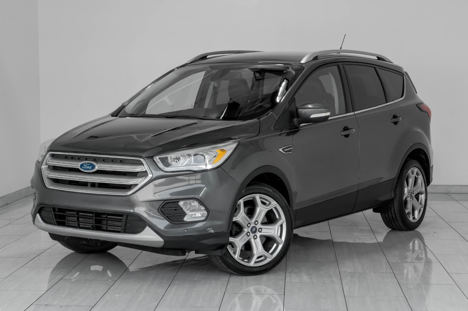 2019 Ford Escape TITANIUM 4WD NAVIGATION LEATHER HEATED SEATS REAR  4