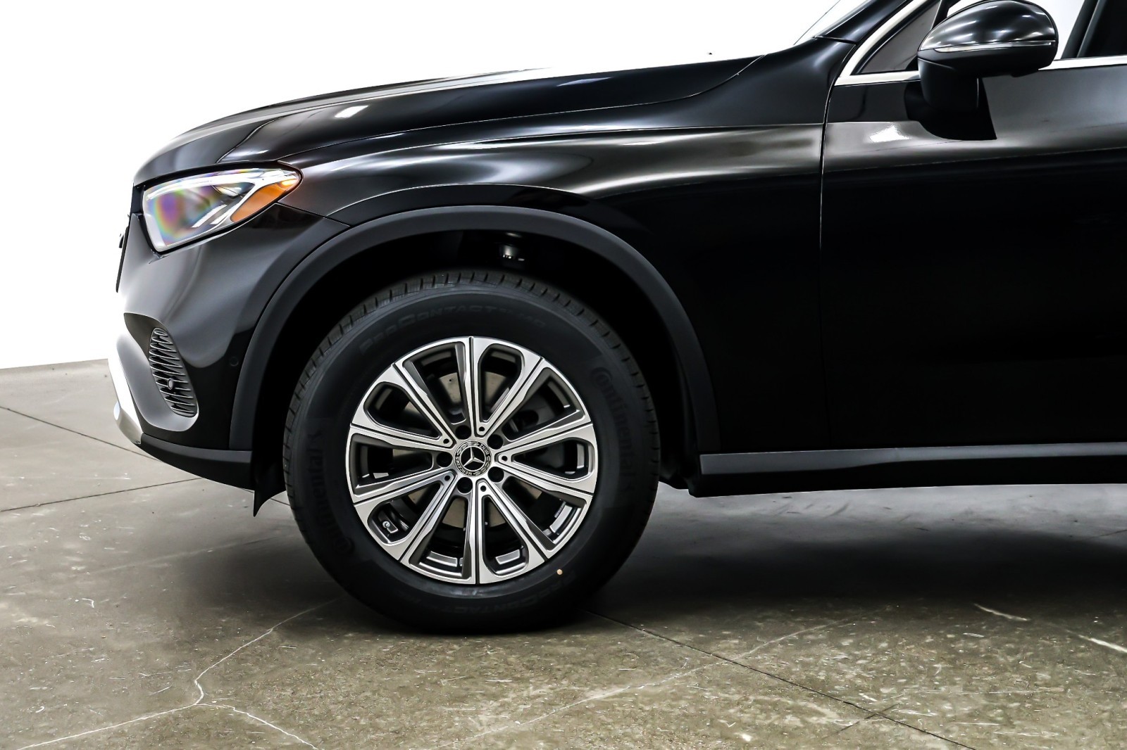 New 2026 Black Mercedes-Benz GLC 300 SUV image 9