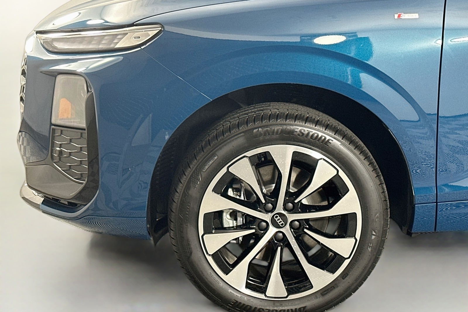 New 2026 Malpelo Blue Metallic Audi S line image 11