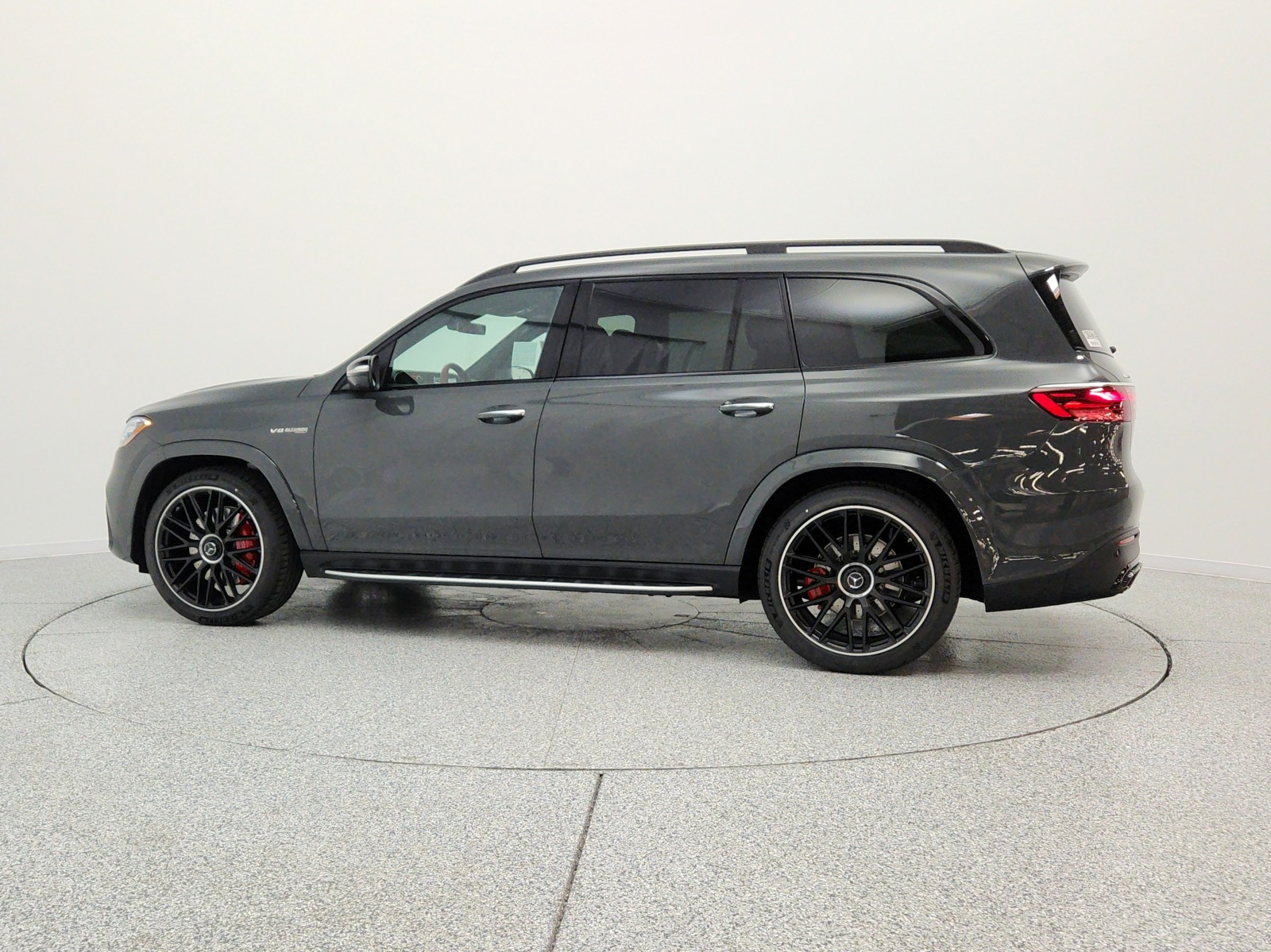 New 2026 MANUFAKTUR Signature Silicon Grey Mercedes-Benz AMG® GLS 63 4MATIC+ SUV image 8