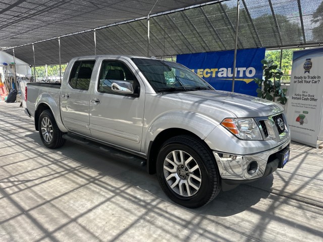 Brilliant Silver 2013 Nissan Frontier SL Crew Cab 4WD Pickup Truck Four-Wheel Drive Automatic