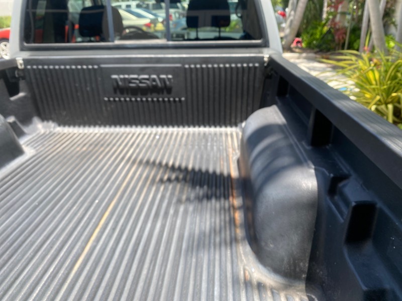 2002 Nissan Frontier 2WD XE XCAB 5 SPD AC 4 CYL in ,