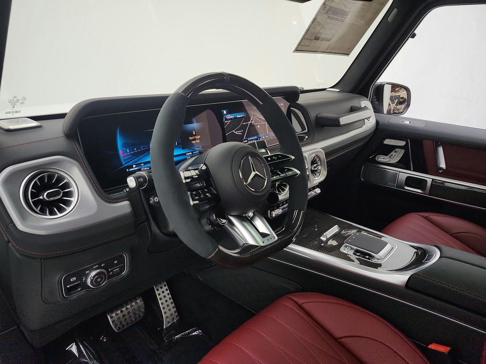 New 2026 MANUFAKTUR Moonlight White Metallic Mercedes-Benz AMG® G 63 image 9