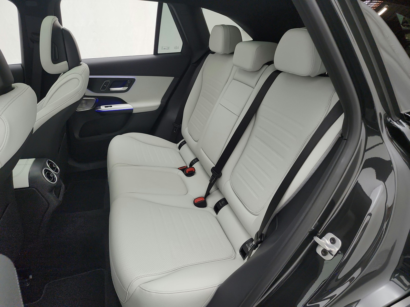 New 2026 Graphite Grey Metallic Mercedes-Benz GLC 300 image 10