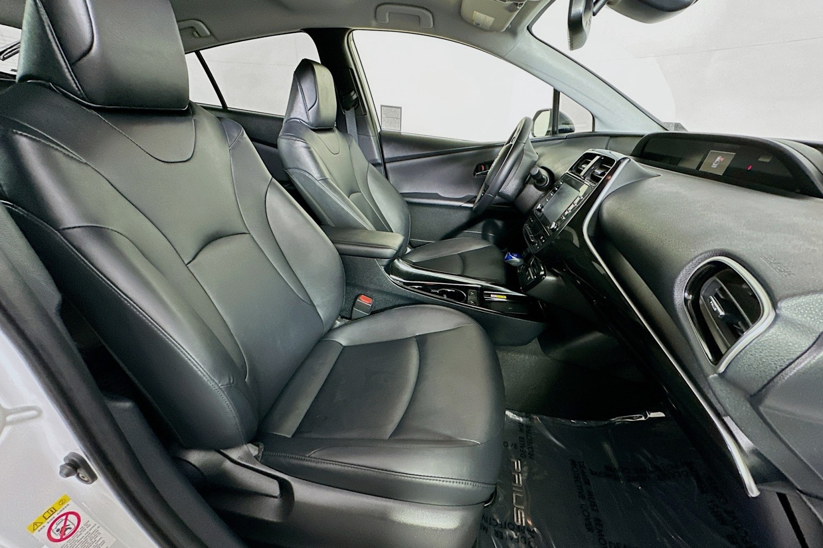 Used 2022 White Toyota Nightshade image 8