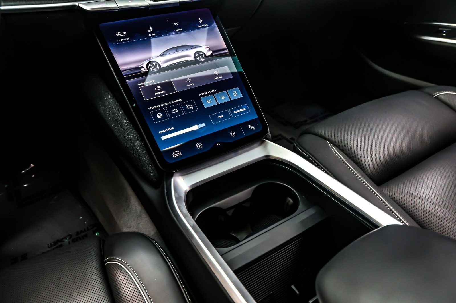 Used 2024 Quantum Grey Metallic Lucid Touring AWD image 6