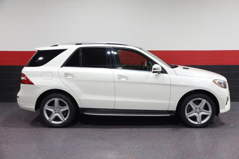 2014 Mercedes-Benz ML550 AMG Sport 4-Matic 4dr Suv in , 