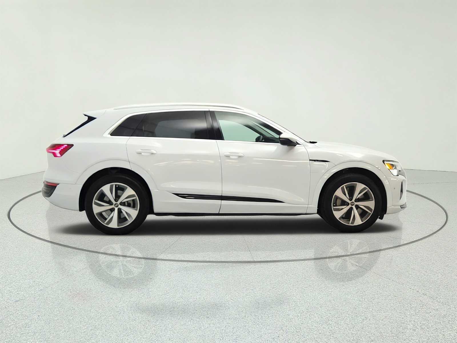 Used 2024 Glacier White Metallic Audi Premium Plus quattro image 4