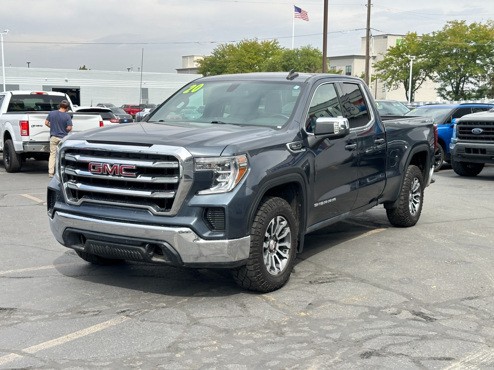 2020 GMC Sierra 1500 SLE 14