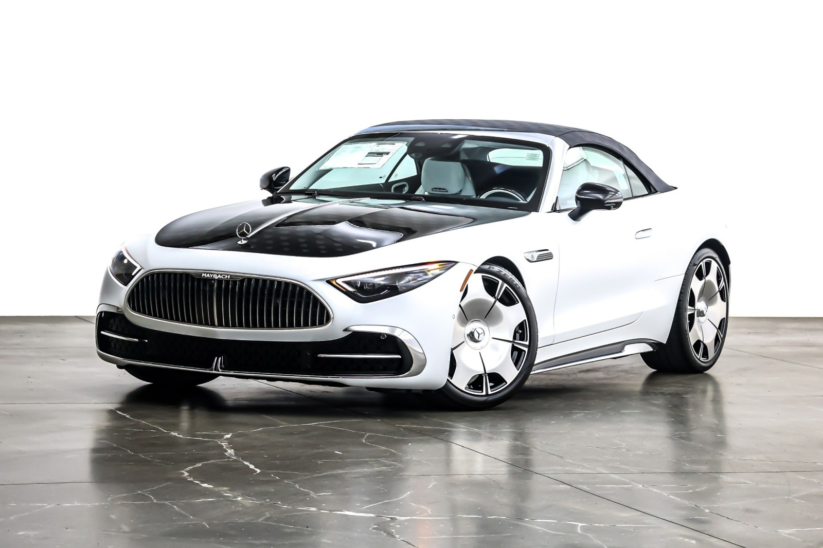 New 2026 MANUFAKTUR Moonlight White Magno Mercedes-Benz Maybach SL 680 Monogram Series image 2