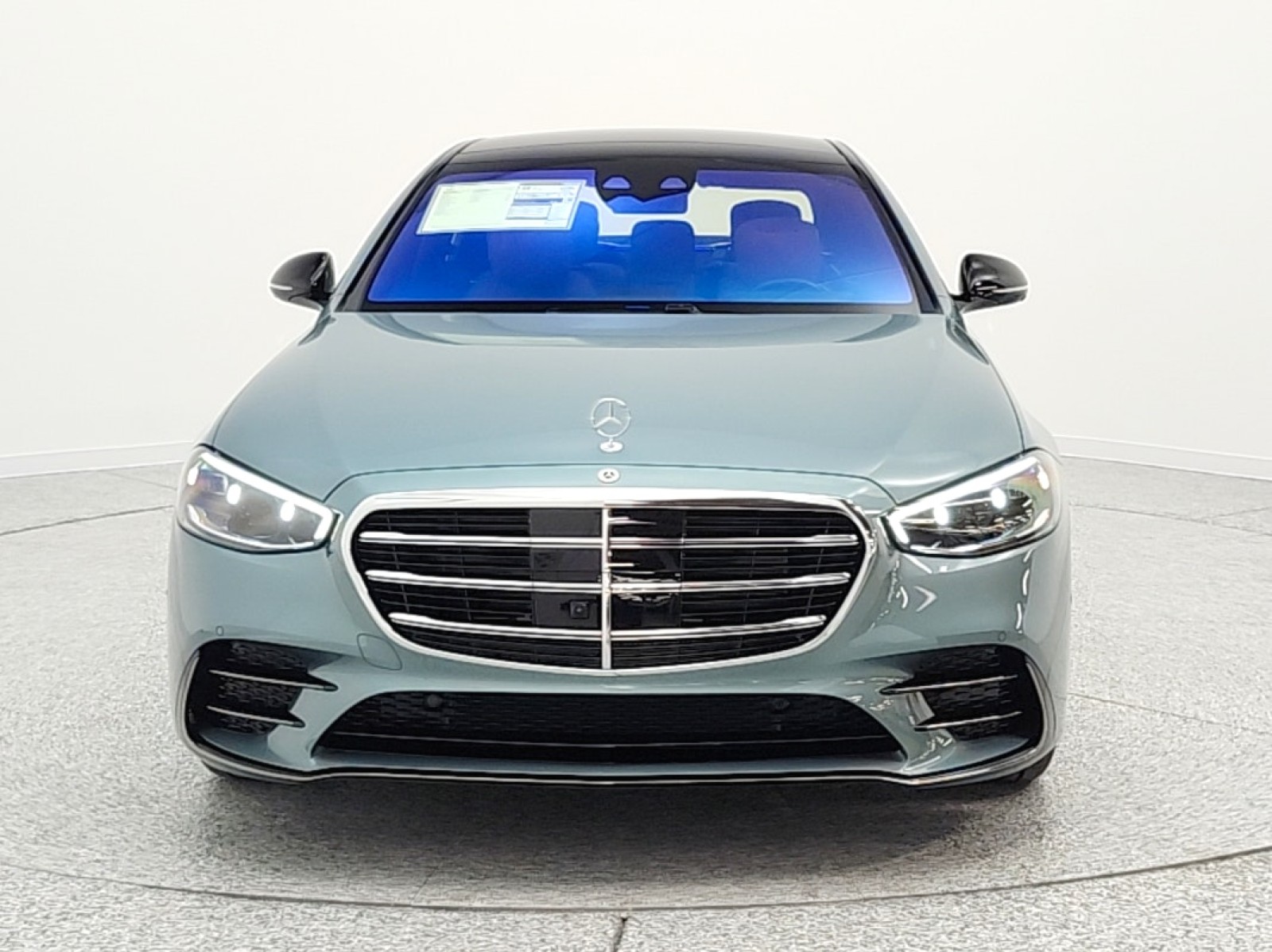 New 2026 Verde Silver Metallic Mercedes-Benz S 500 image 2