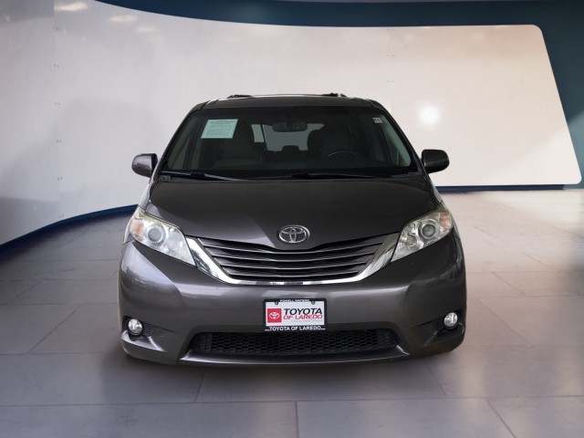 2015 Toyota Sienna XLE 8