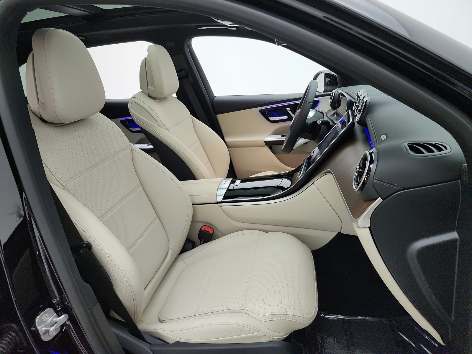 New 2027 Obsidian Black Metallic Mercedes-Benz GLC 300 SUV image 14