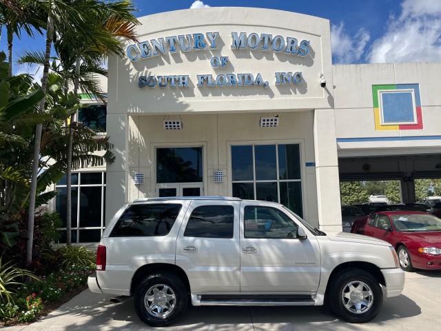 2004  Escalade 1 FL AWD LOW MILES 93,247 in , 