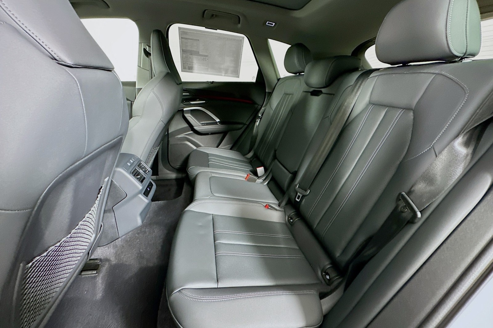 New 2025 Glacier White Metallic Audi Premium Plus image 9