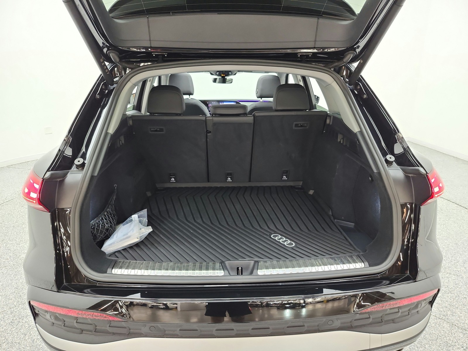 Used 2025 Mythos Black Metallic Audi Premium Plus image 18