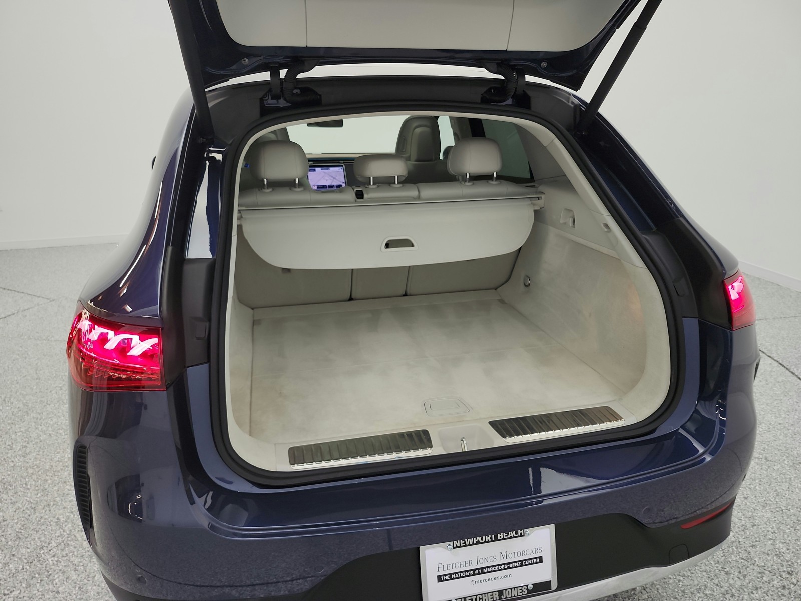 Used 2023 Twilight Blue Metallic Mercedes-Benz EQE 350 4MATIC® SUV image 26