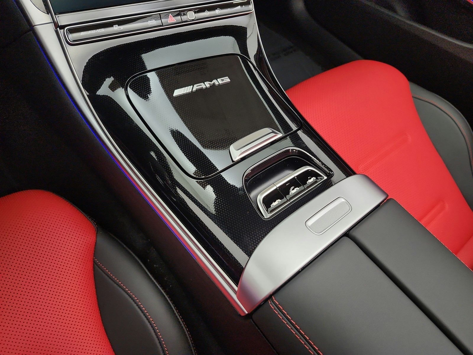 New 2026 MANUFAKTUR Graphite Grey Magno Mercedes-Benz AMG® CLE 53 image 9