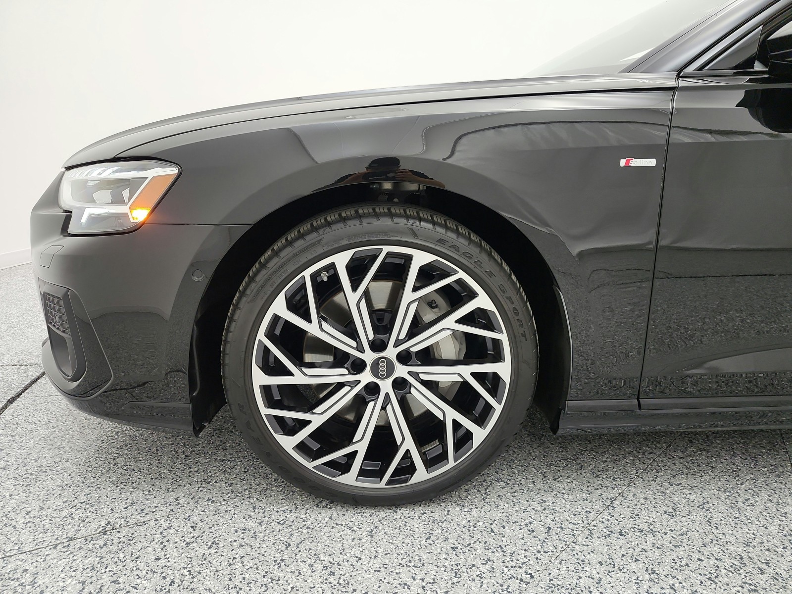 Used 2023 Mythos Black Metallic Audi L 55 TFSI quattro image 18