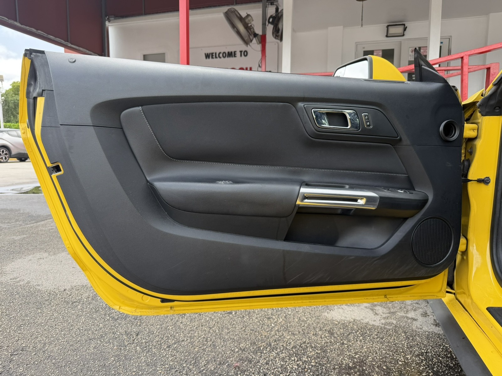 2016 Ford Mustang - $12,977