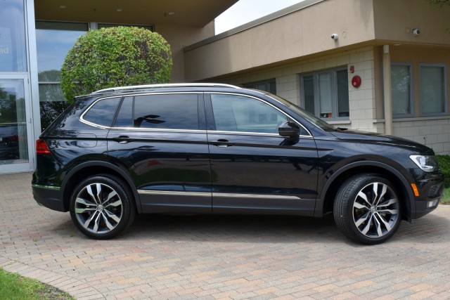 2020 Volkswagen Tiguan One Owner Heated Front Seats Side Steps Rear Camera Blind Spot MSRP $35,785 13