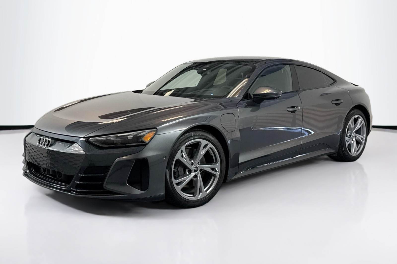 2023 Audi e-tron GT Prestige's photo