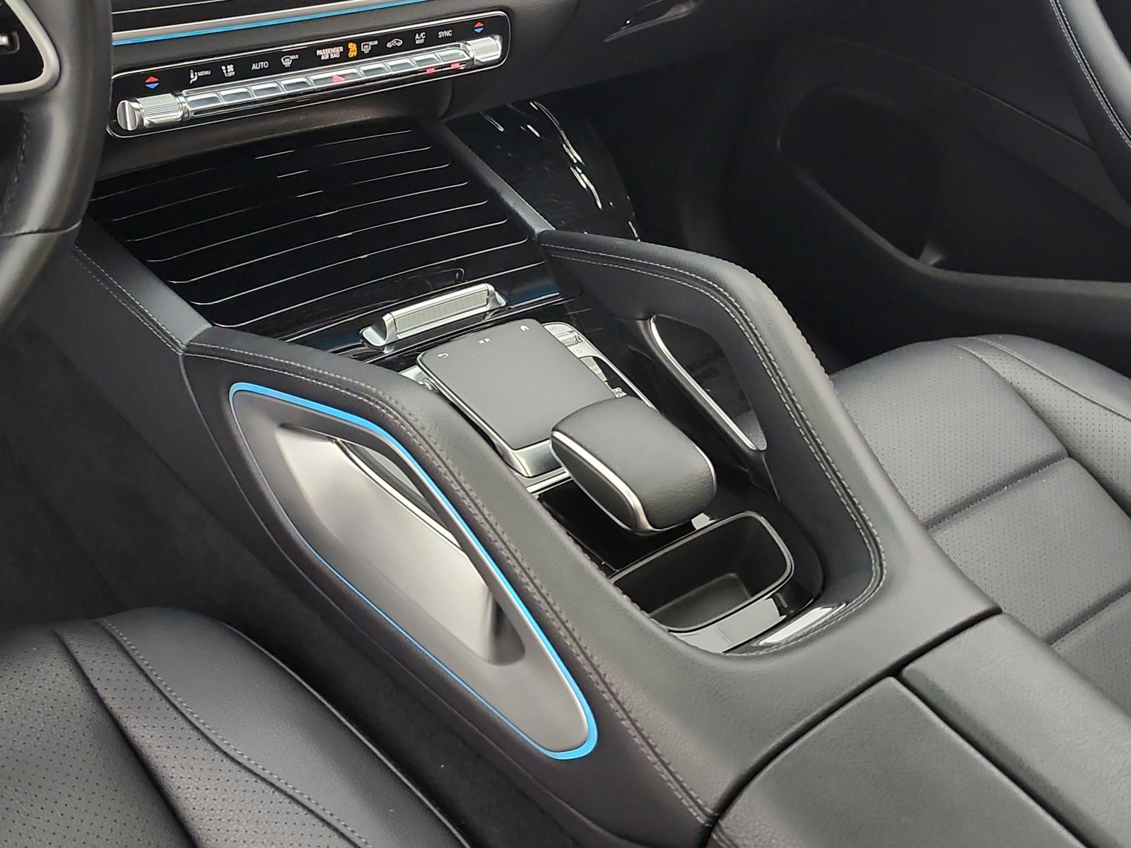 Used 2020 Black Mercedes-Benz GLE 350 SUV image 13