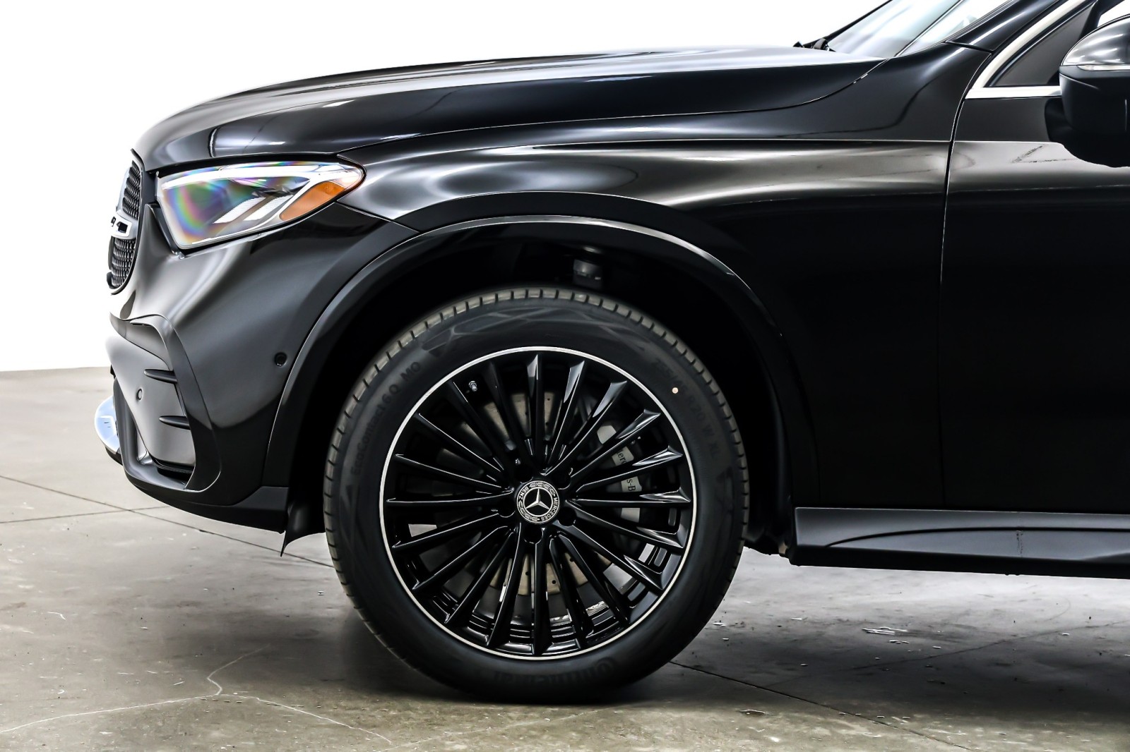 New 2026 Black Mercedes-Benz GLC 300 image 10