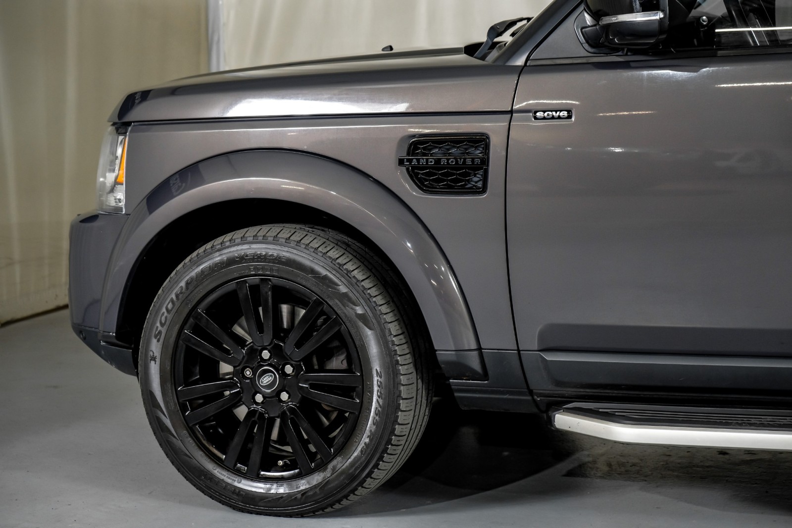 2016 Land Rover LR4 HSE Silver Edition 12