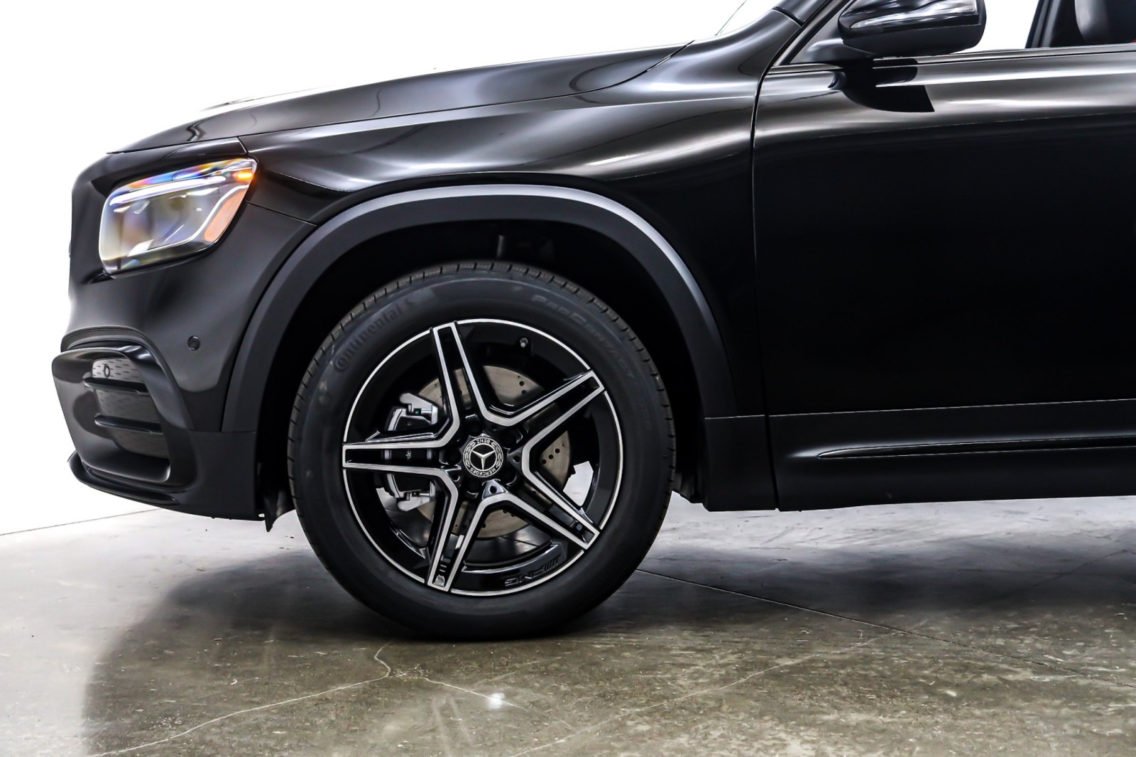 New 2026 Night Black Mercedes-Benz GLB 250 SUV image 10